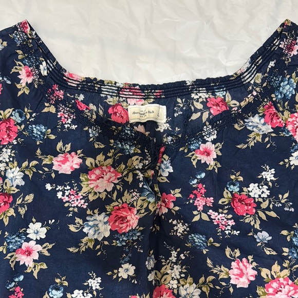 Abercrombie & Fitch Floral Navy Blouse - Picture 3 of 10